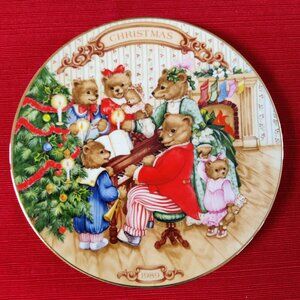 AVON 1989 Christmas 8" Plate 22K Gold Trim "Together for Christmas" Bears, w/Box